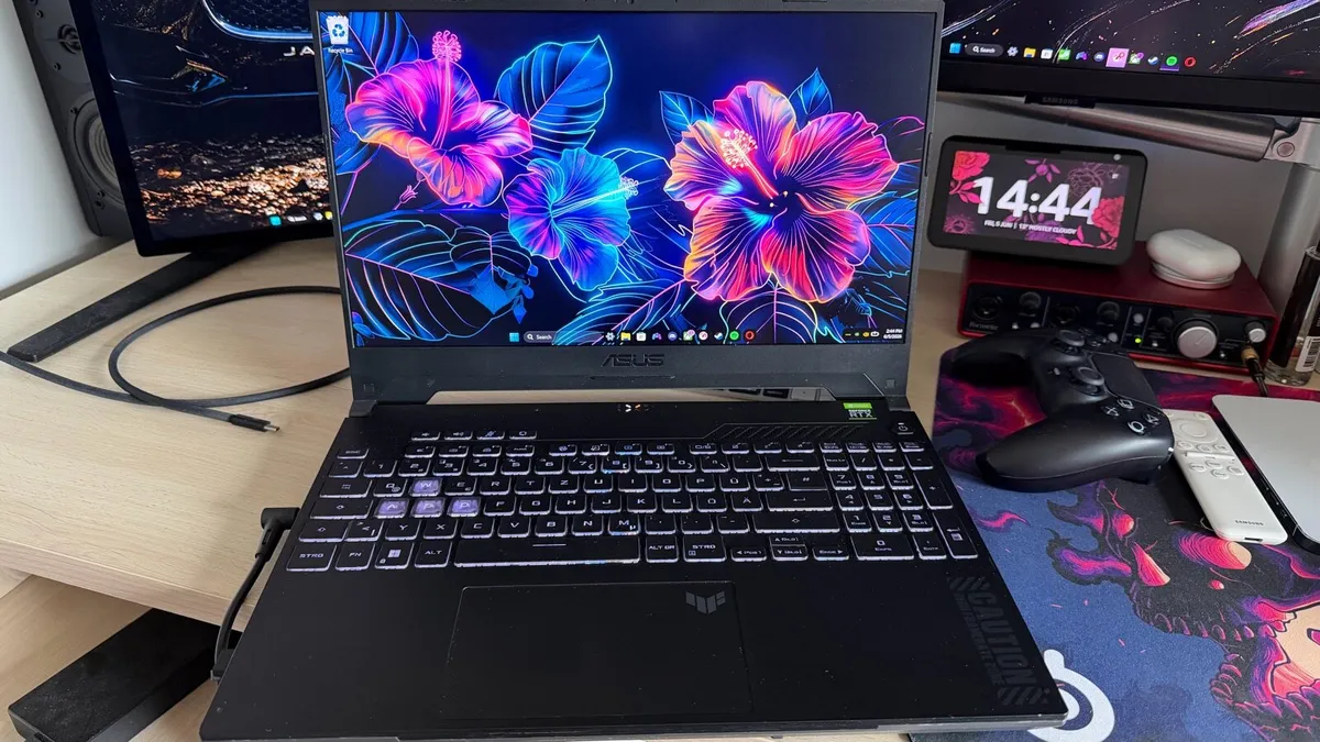 Gaming laptop - Image 1
