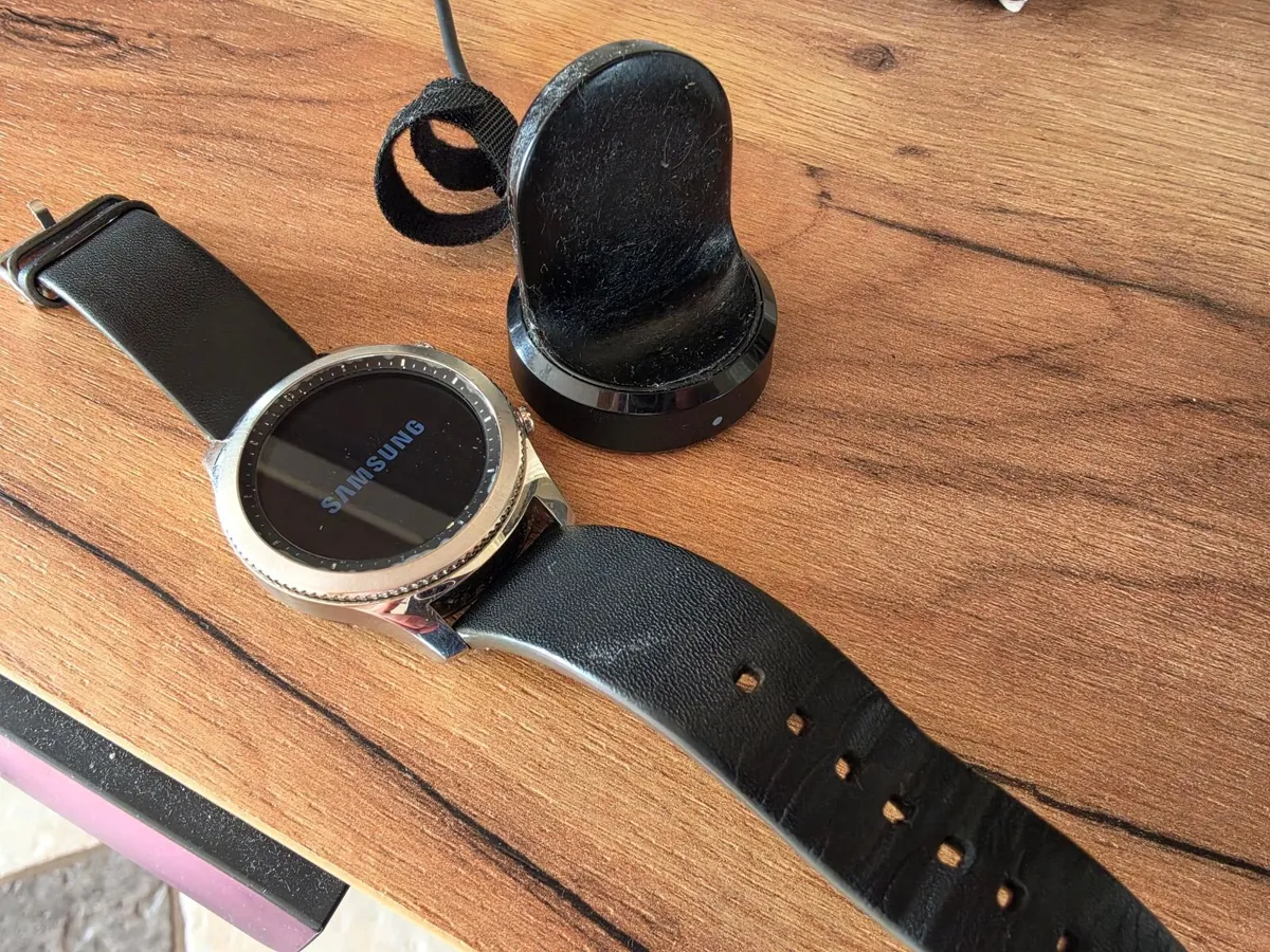 Samsung Gear S3 Classic Smartwatch - Silver - Image 3