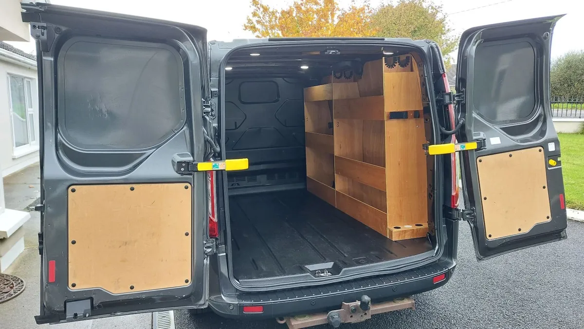 Ford Transit Custom 2.0 TDCI SWB  Trend model 2019 - Image 4
