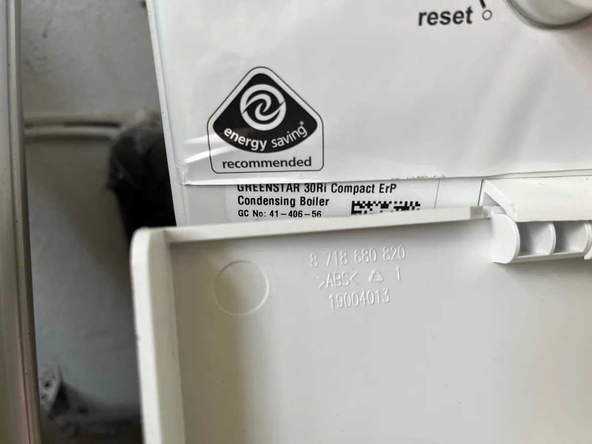 Worcester Bosch Gas Condensing Boiler 30ri - Image 2