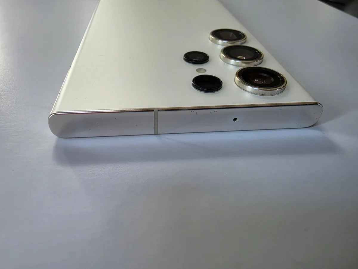 Samsung S23 Ultra  (1TB) - Image 4