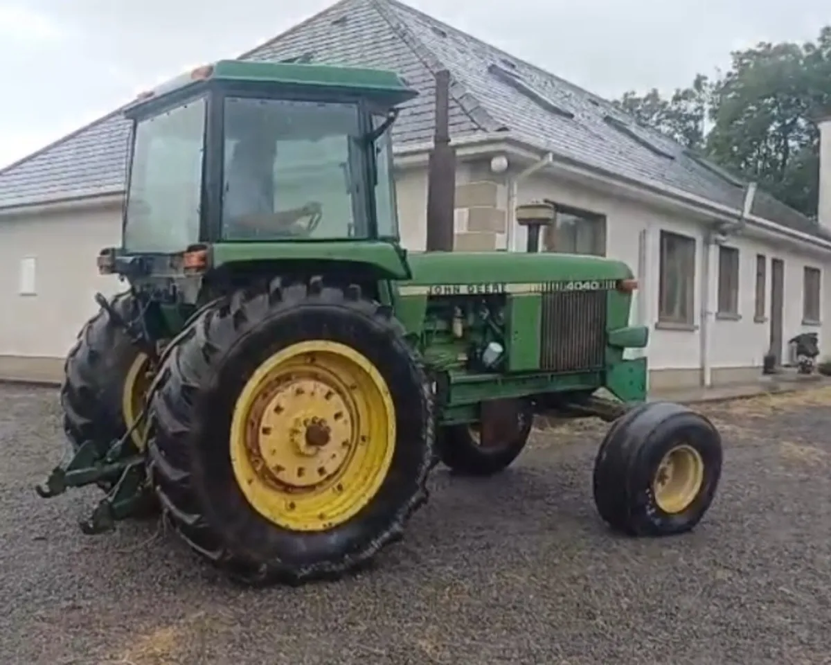 John deere 4040 - Image 2