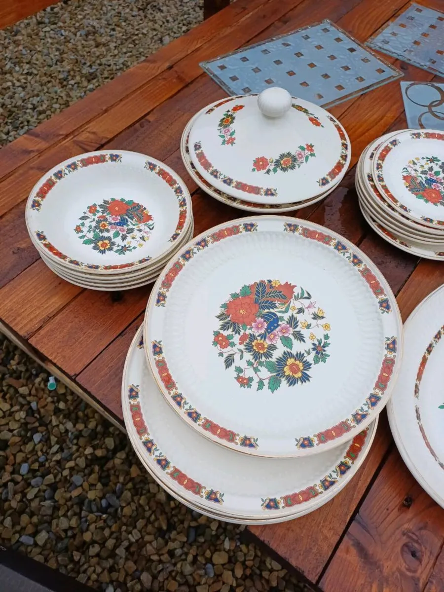 1970s Carrigdhoun Pottery Dinner Set - Image 2