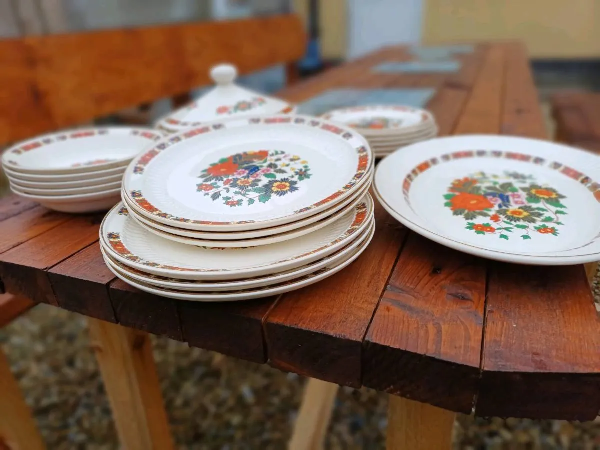 1970s Carrigdhoun Pottery Dinner Set - Image 4