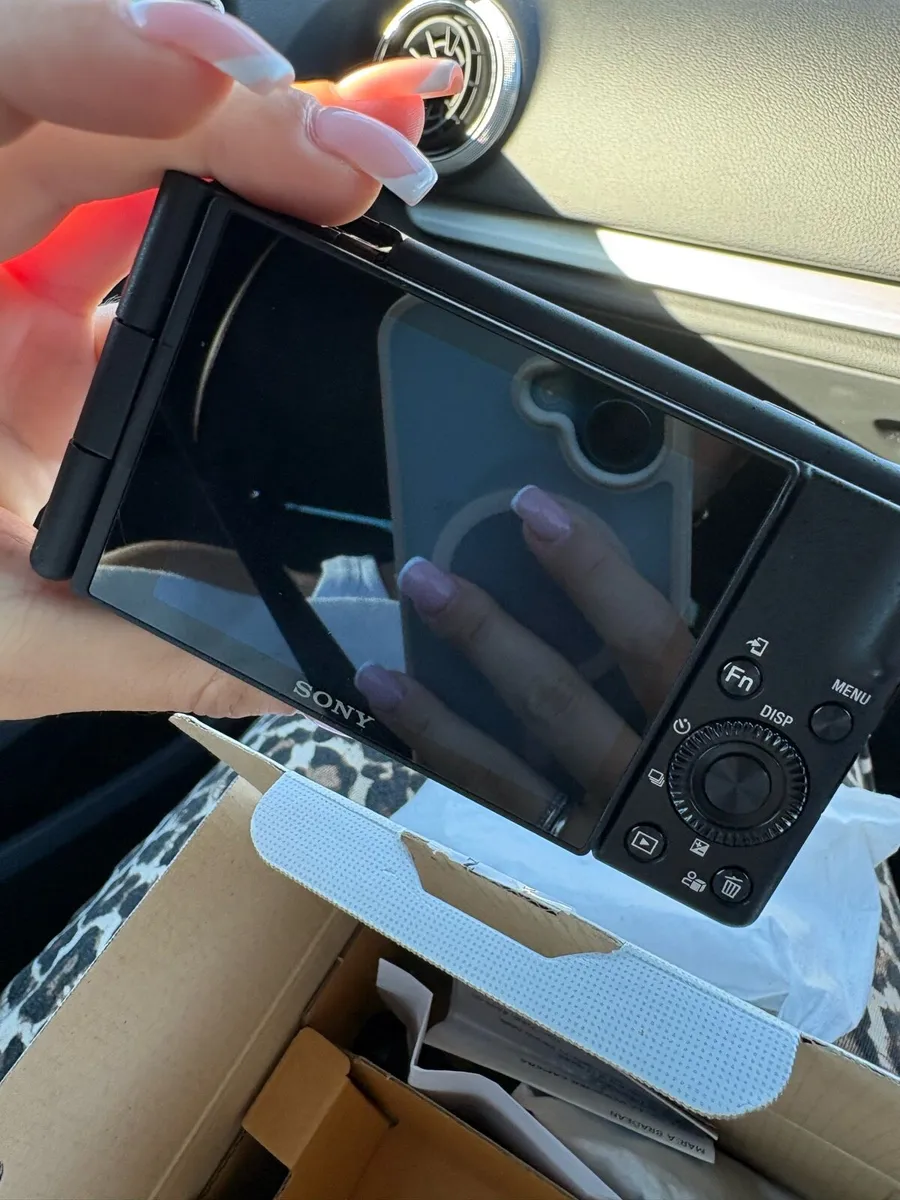 Sony camera - Image 2
