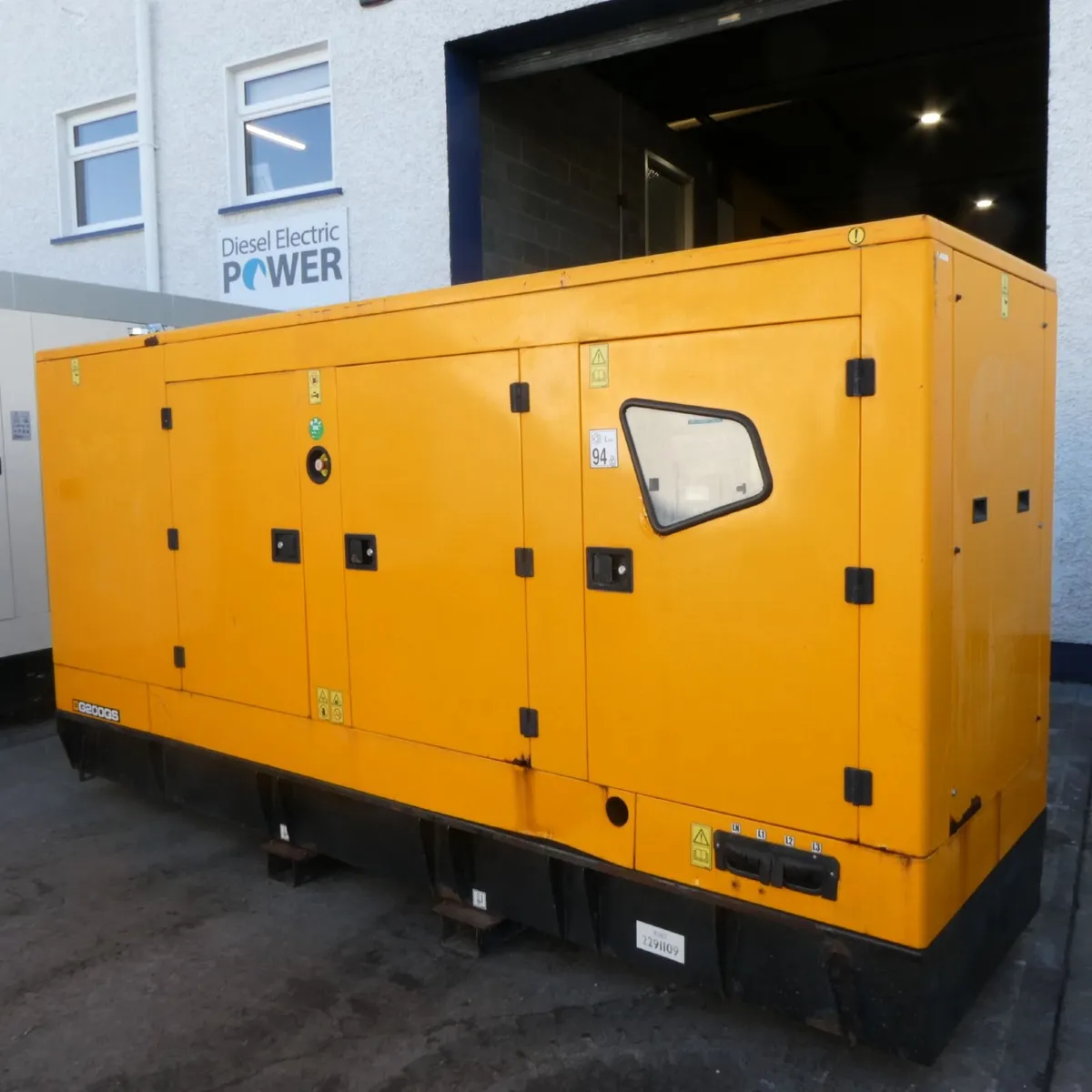 200 kva generator - Image 1