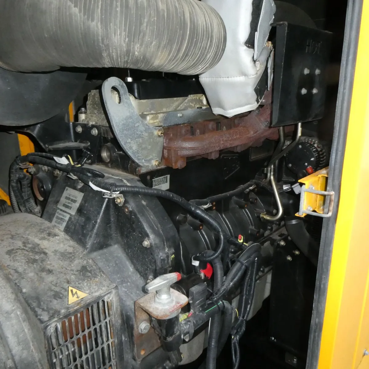 200 kva generator - Image 3