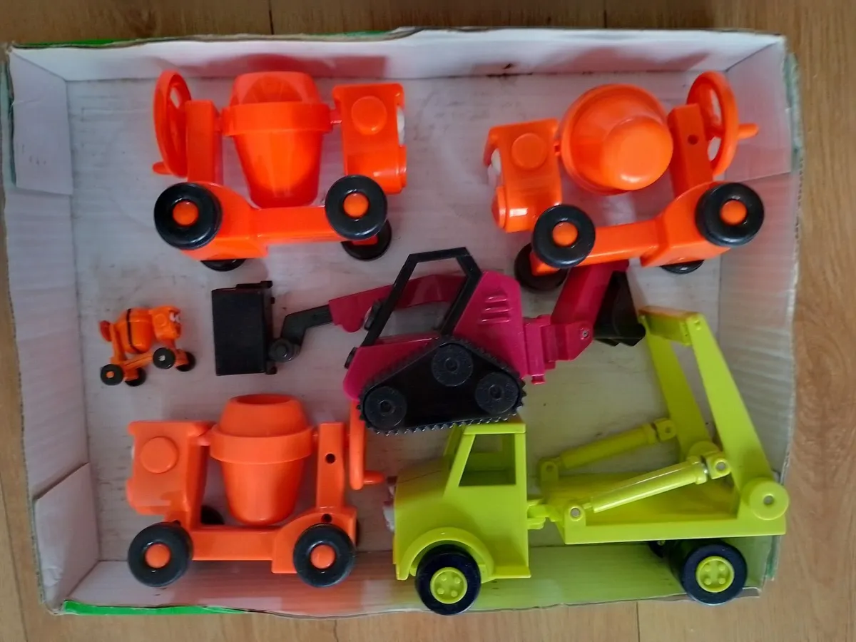 BOB THE BUILDER TOY  VEHICLES. (6). - Image 1