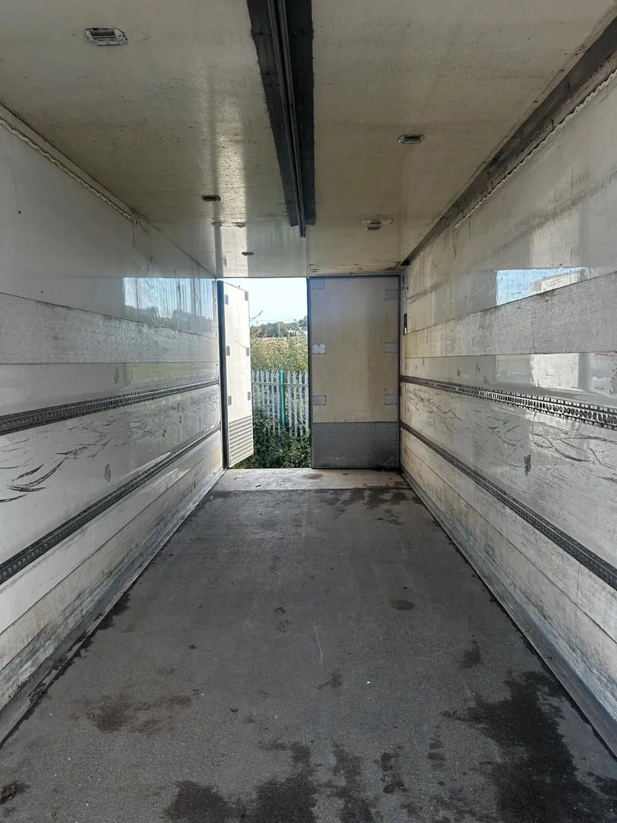 Fridge box trailer - Image 4