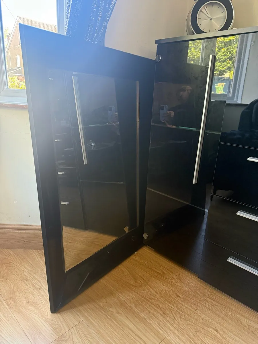 Mirror - Image 3