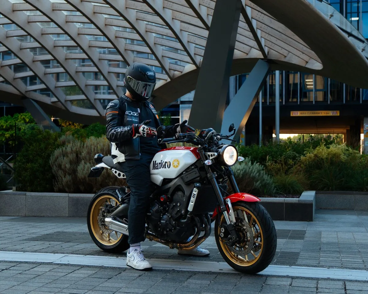 YAMAHA XSR900 - Image 1