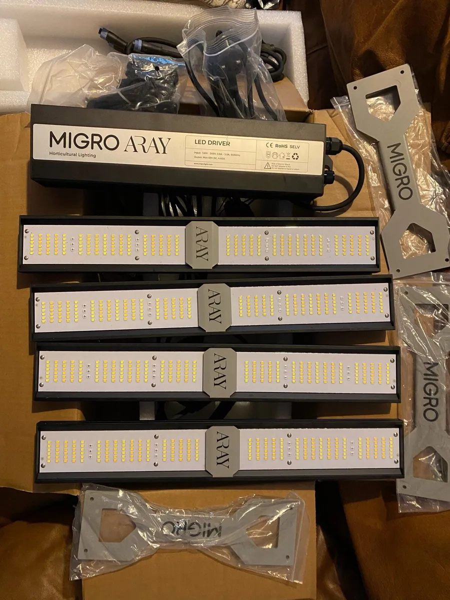 MIGRO ARAY 4 – 250W LED Grow Light - Image 1