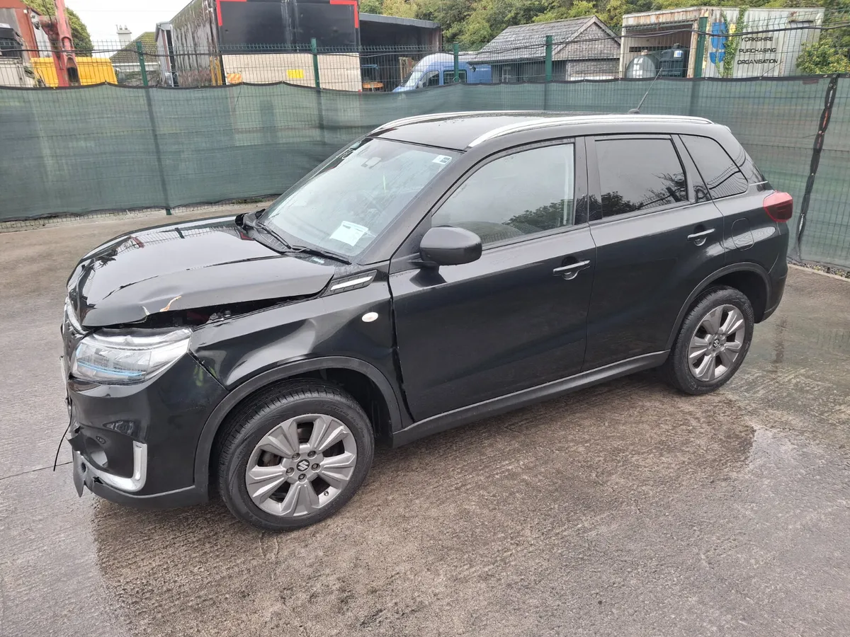 231 Suzuki Vitara  1.4 Petrol  Hybrid - Image 1