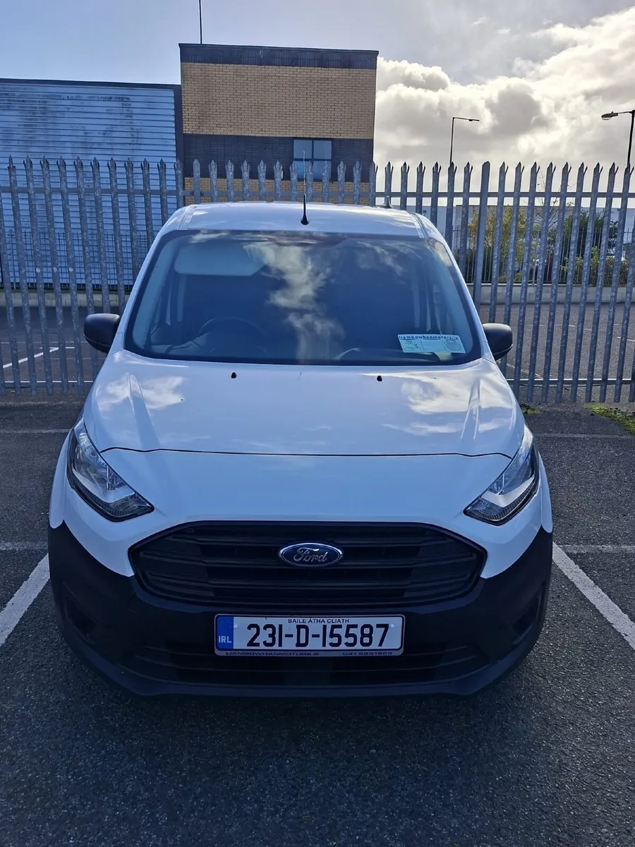 Ford Transit Connect 2023 - Image 2
