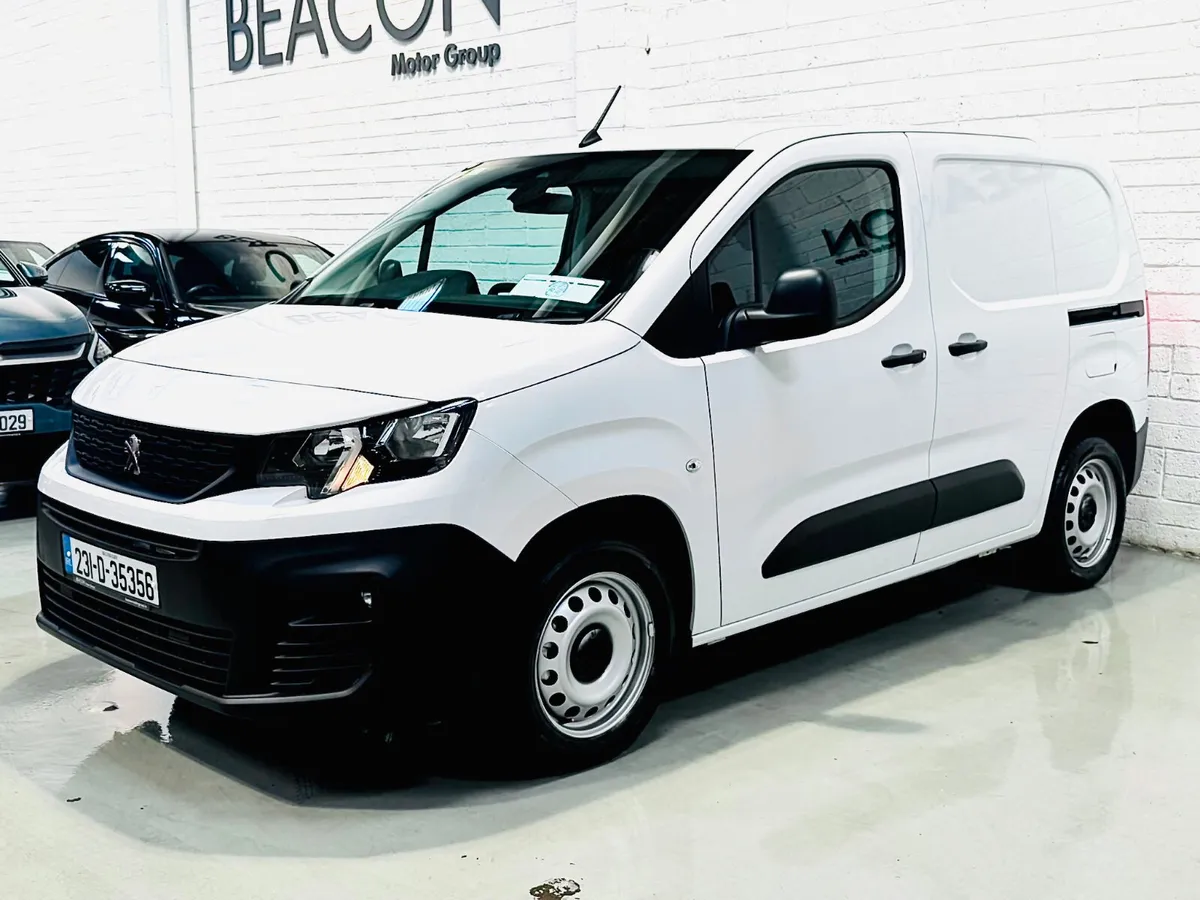 2023 ONLY 18,000 MILES PEUGEOT PARTNER PRO PLUS - Image 2