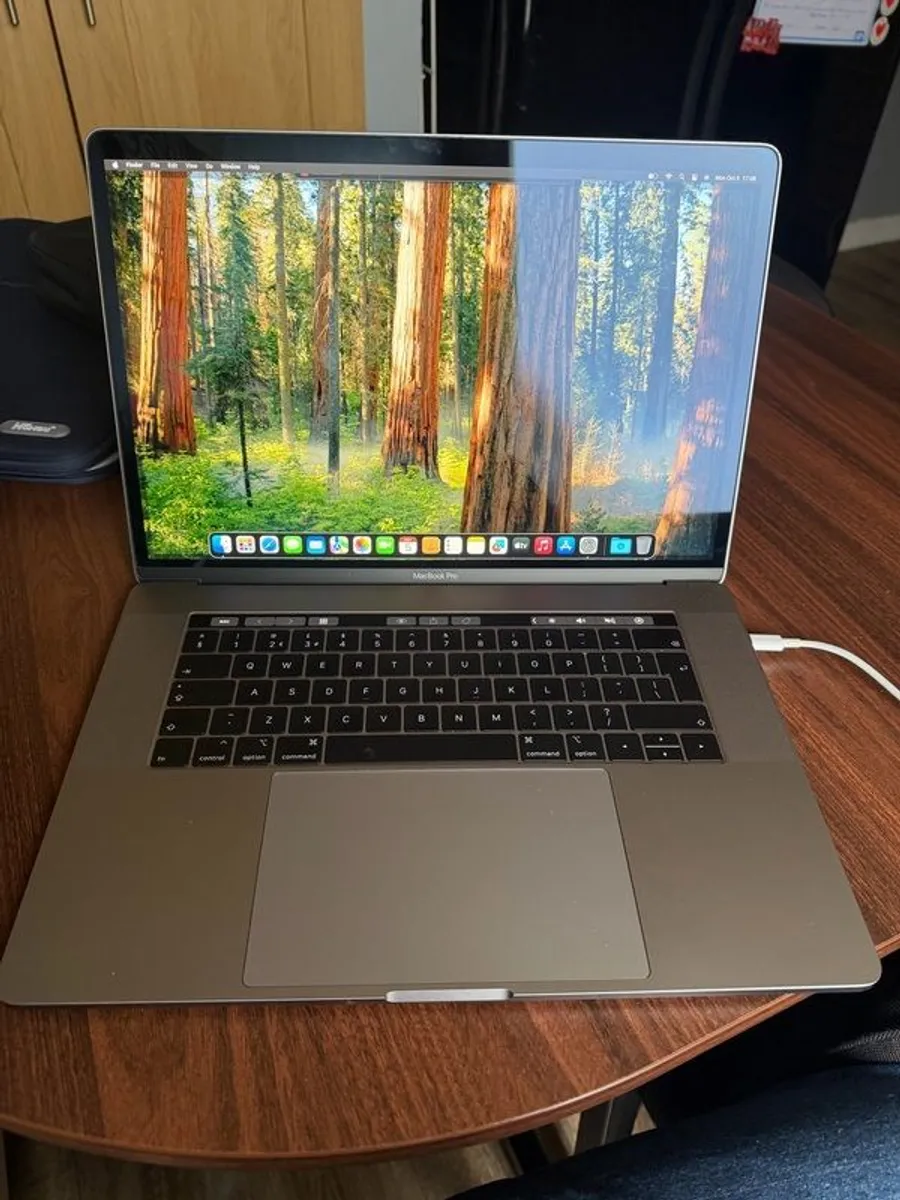 macbook pro - Image 1