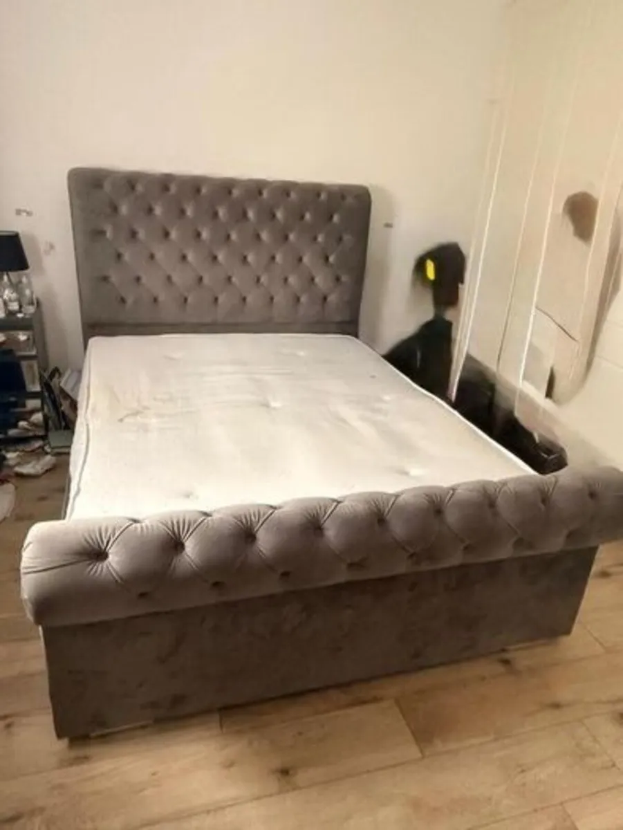 Luxury Grey Velvet Chesterfield-Style Bed with mat - Image 4