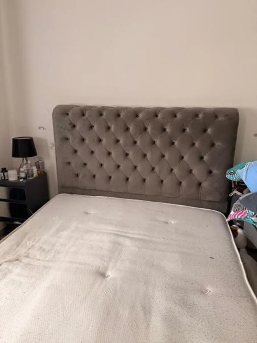 Luxury Grey Velvet Chesterfield-Style Bed with mat - Image 2