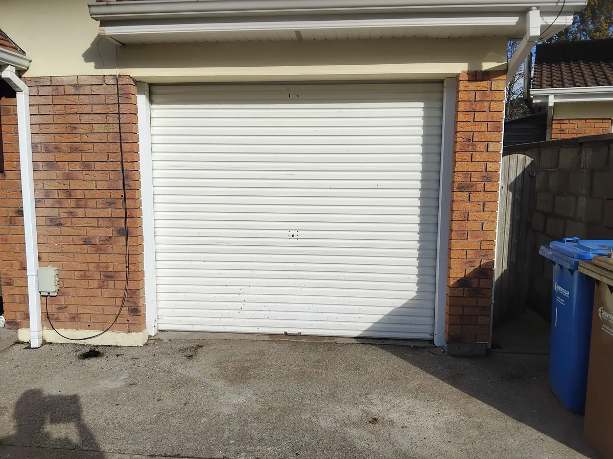 Garage roller door - Image 1