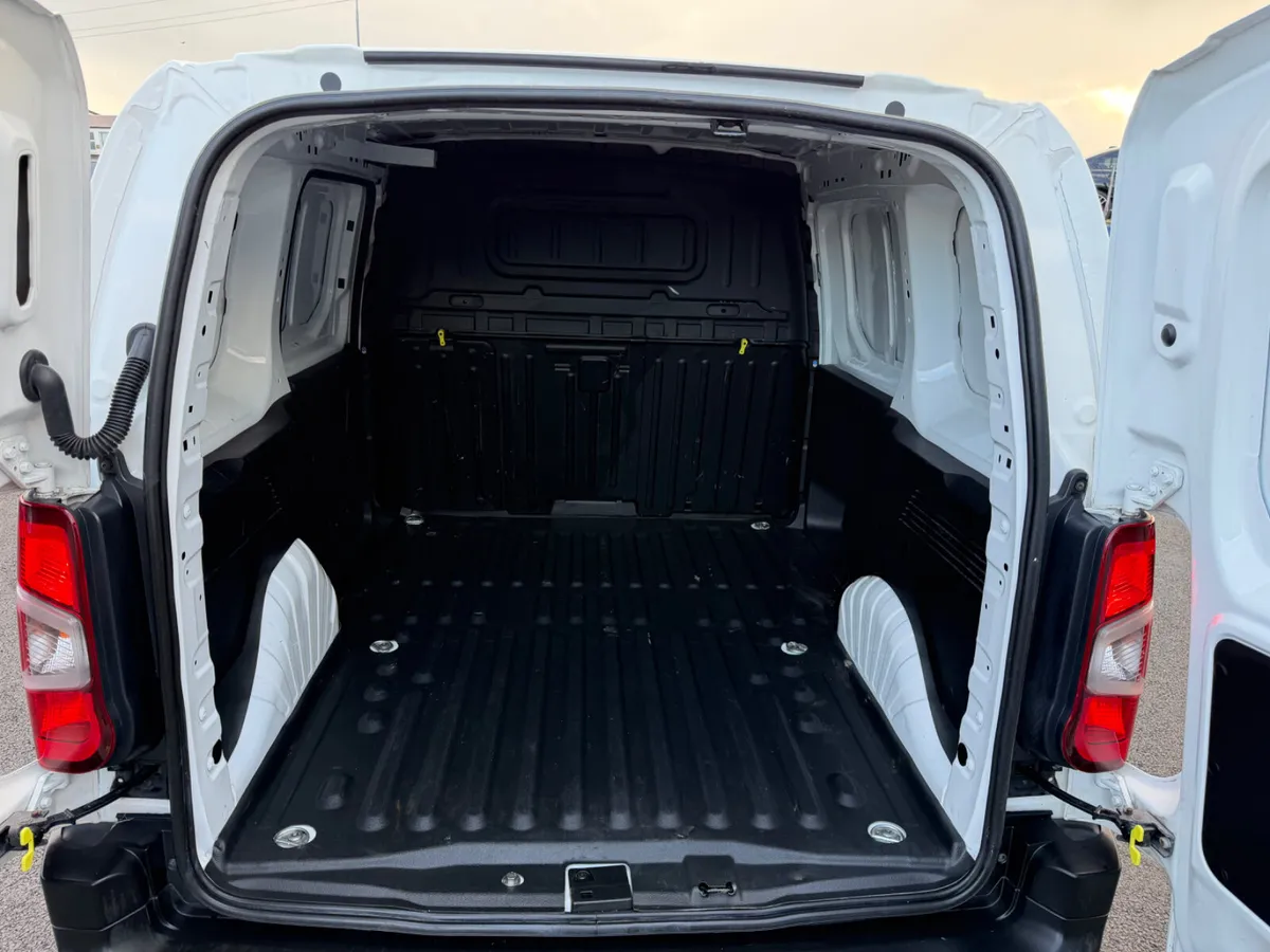 Partner Van - Immaculate condition - rear cameras - Image 2