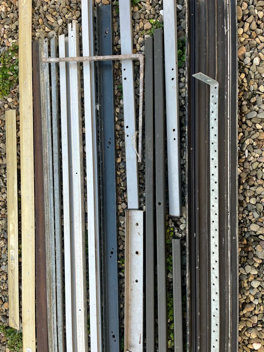 Bundle of aluminium profiles - Image 2