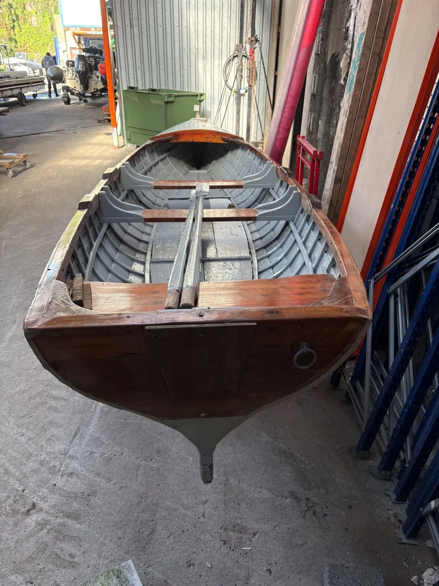 18ft LAKE BOAT - Image 1