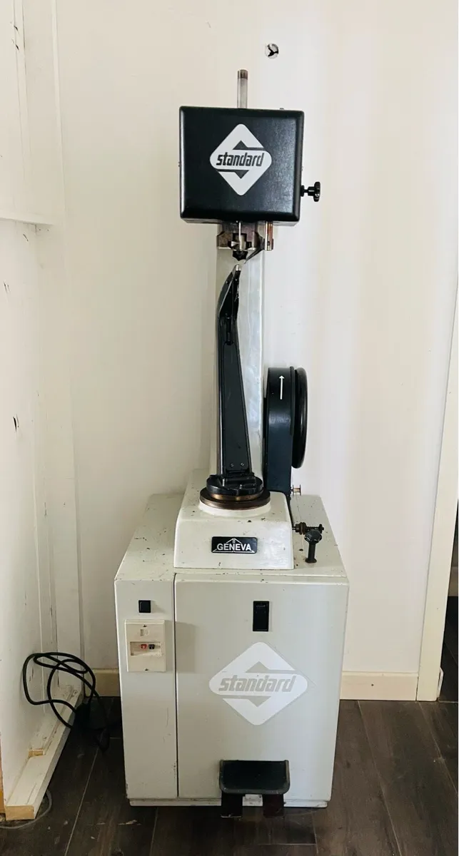 Standard Geneva Blake stitcher Cobbler - Working - Image 1