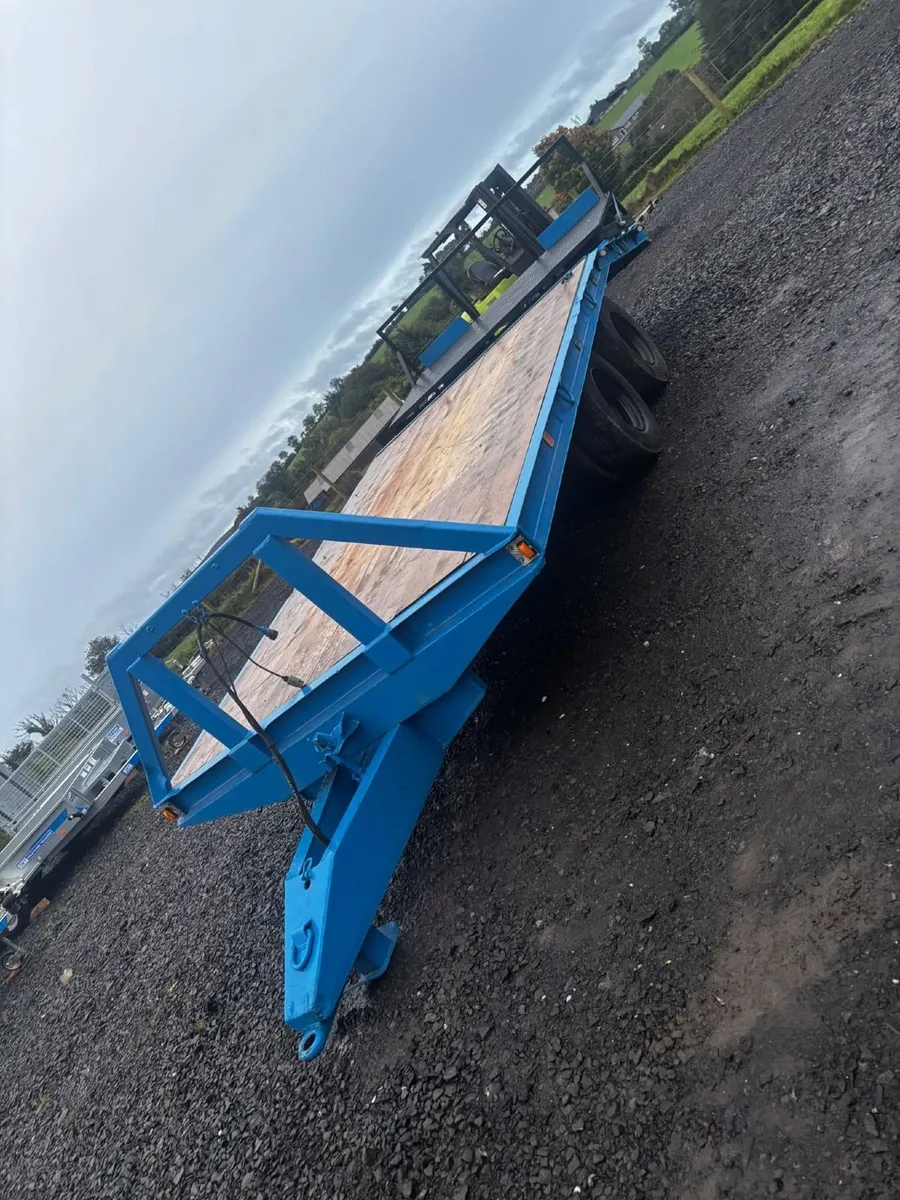 Low loader trailer - Image 1