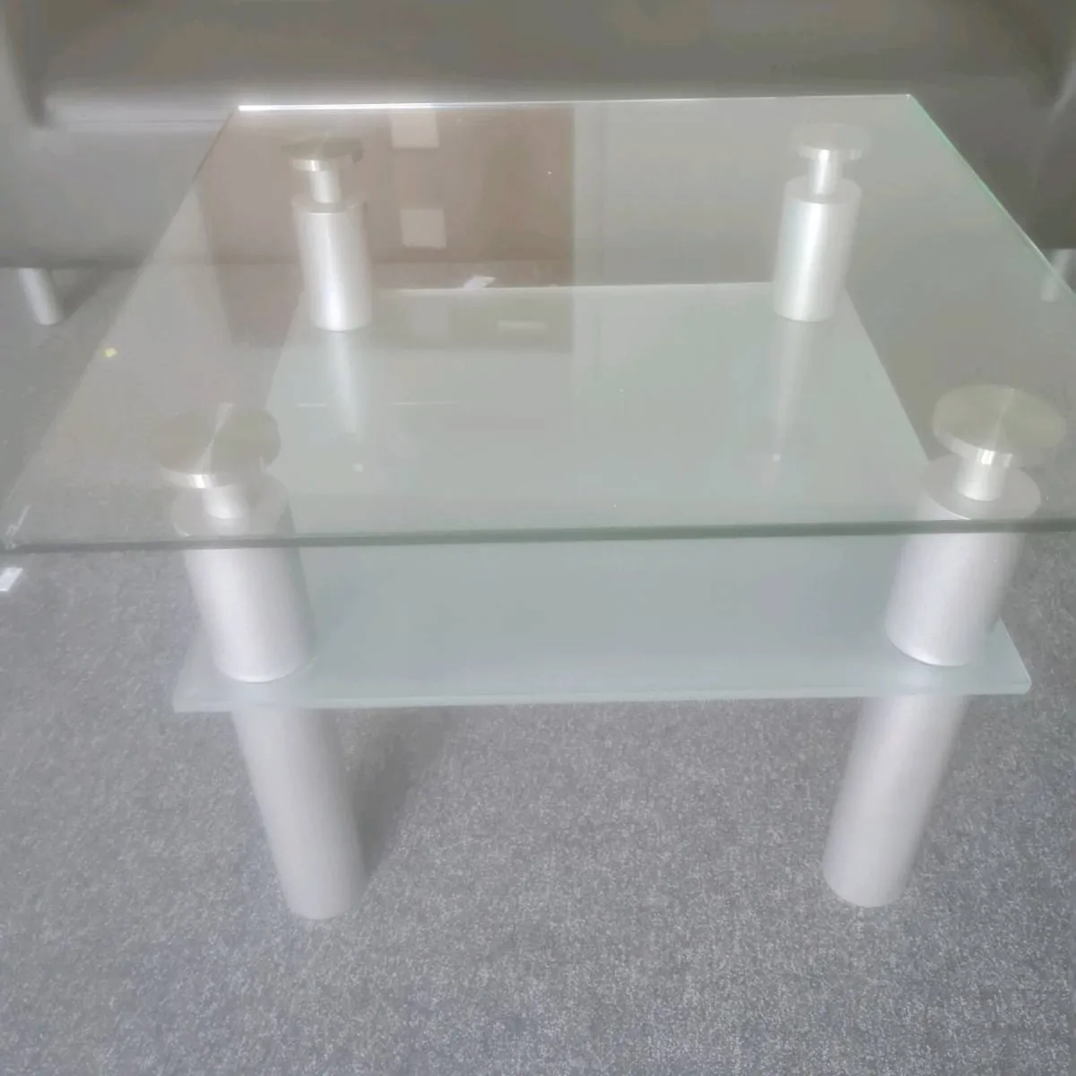Glass desighner coffee table - Image 1