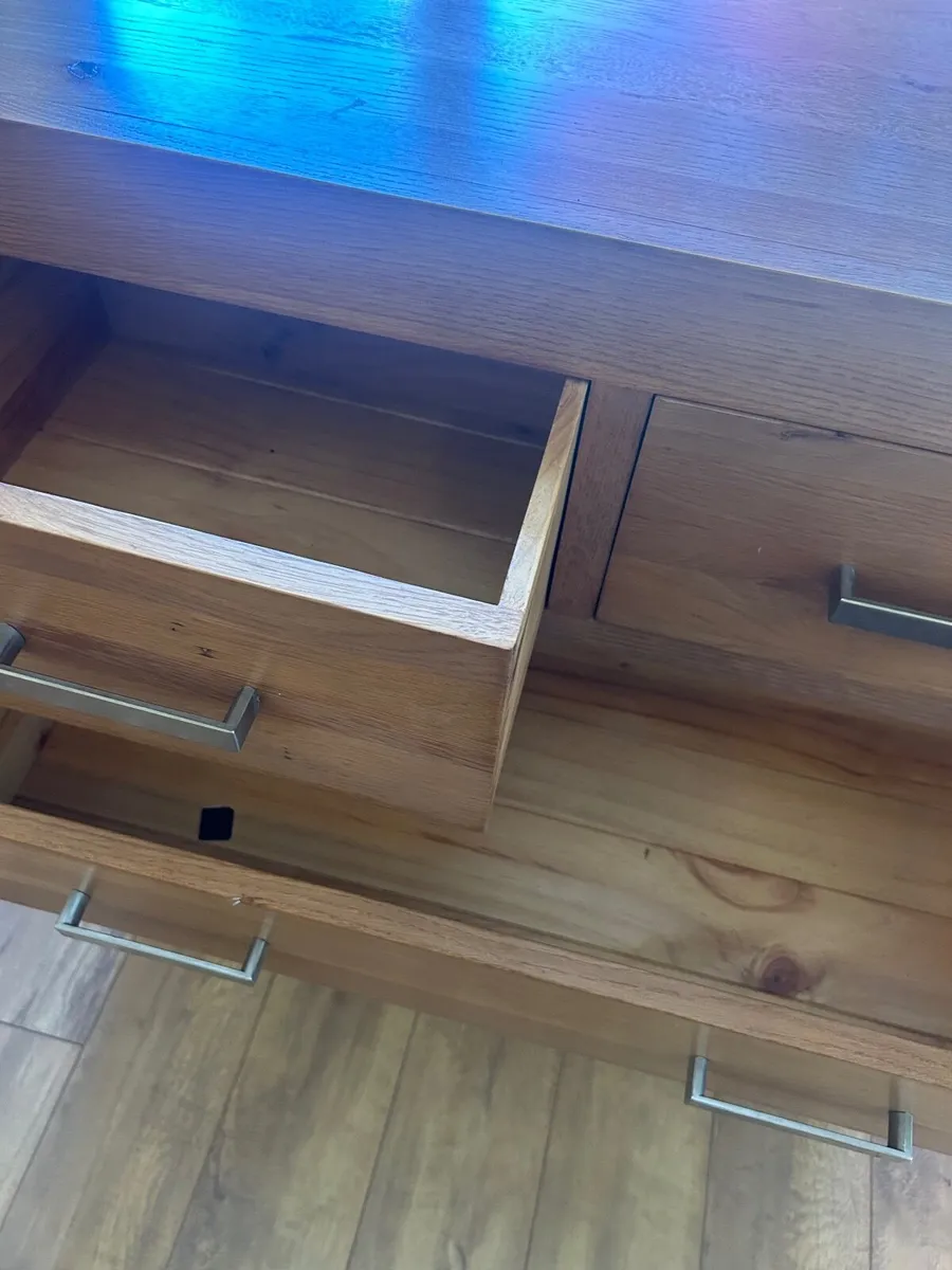 Solid Oak 5 drawer chest of drawers - Image 3