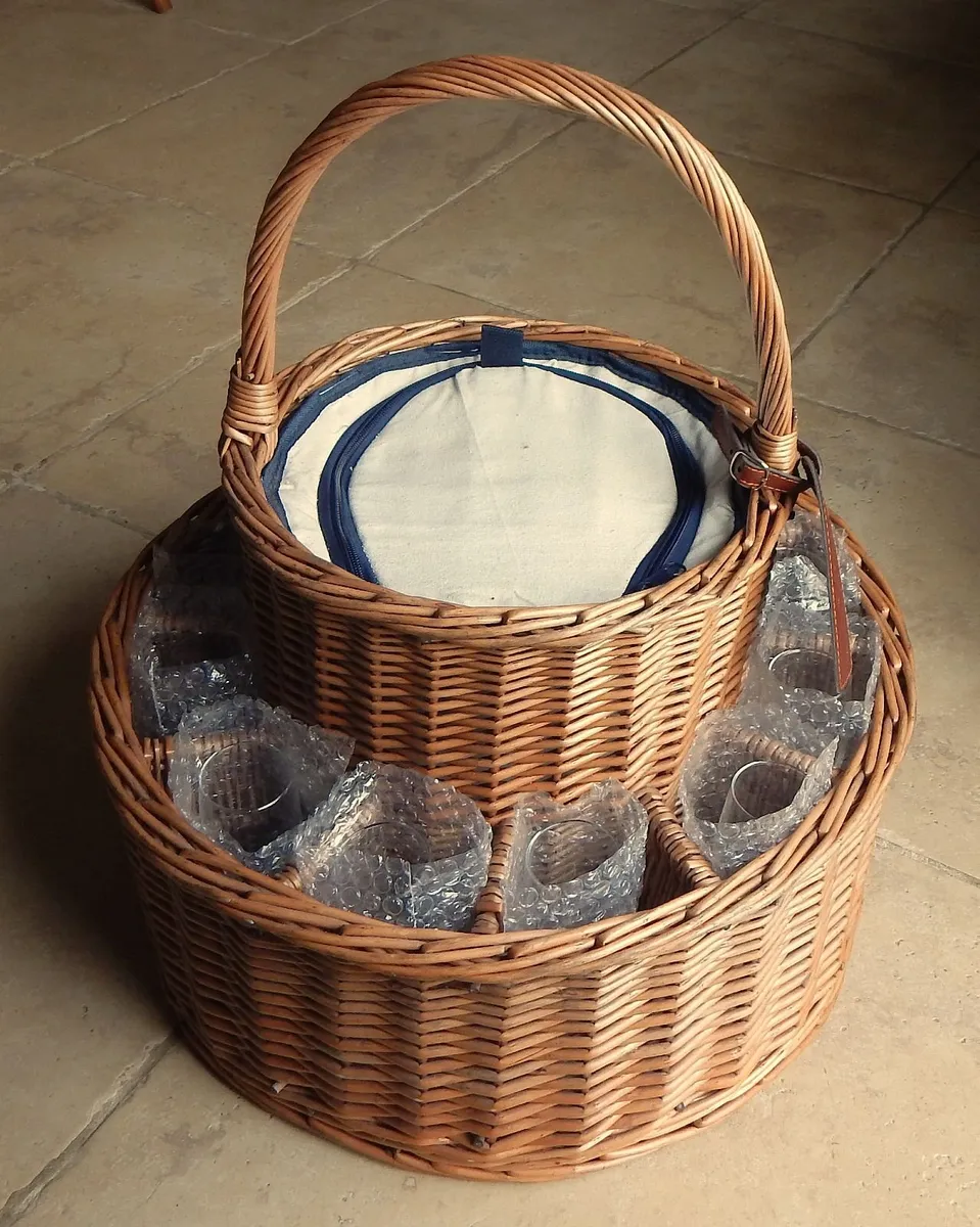 Large Paul Costelloe Champagne Celebration Basket - Image 4