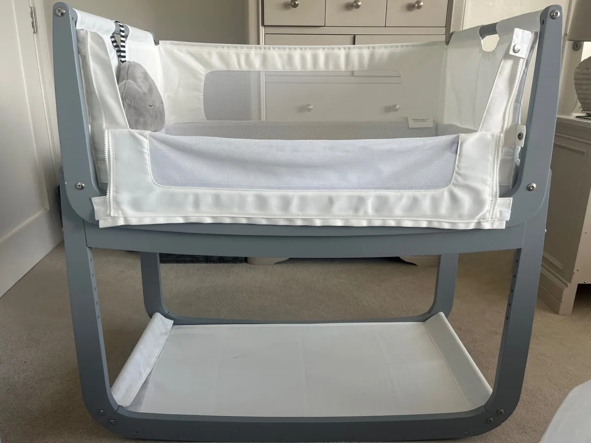 Snuzpod 4 bedside crib for sale - Image 1