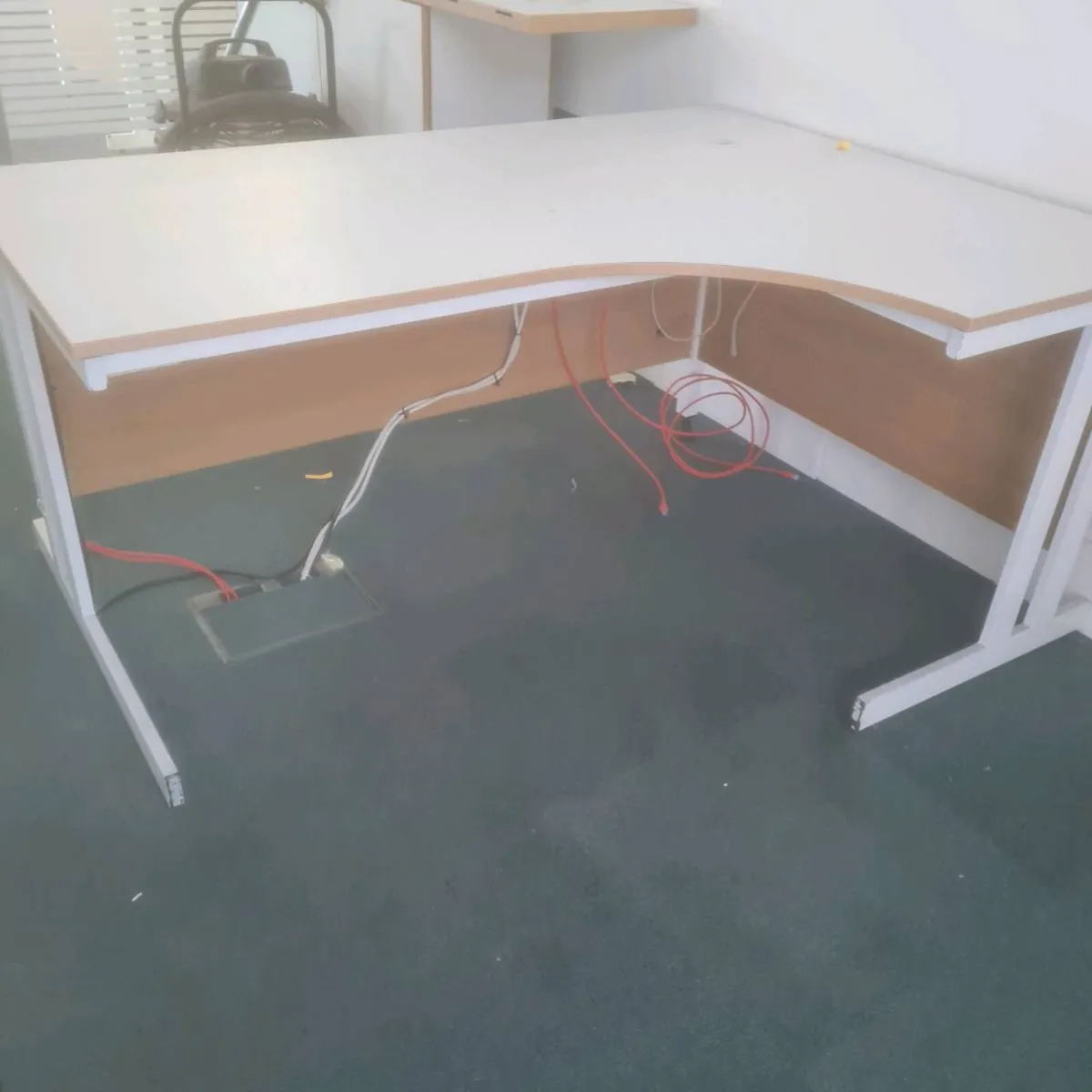 Executive managers office corner desks - Image 1