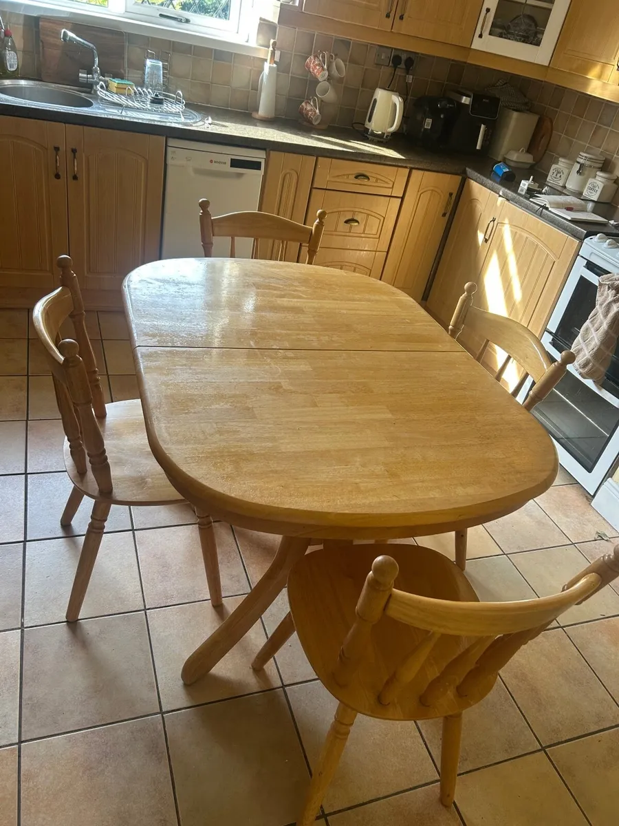 Oak Kitchen table and chairs - Image 1