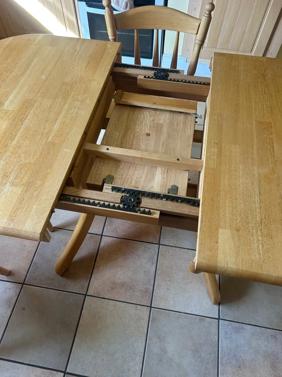 Oak Kitchen table and chairs - Image 4