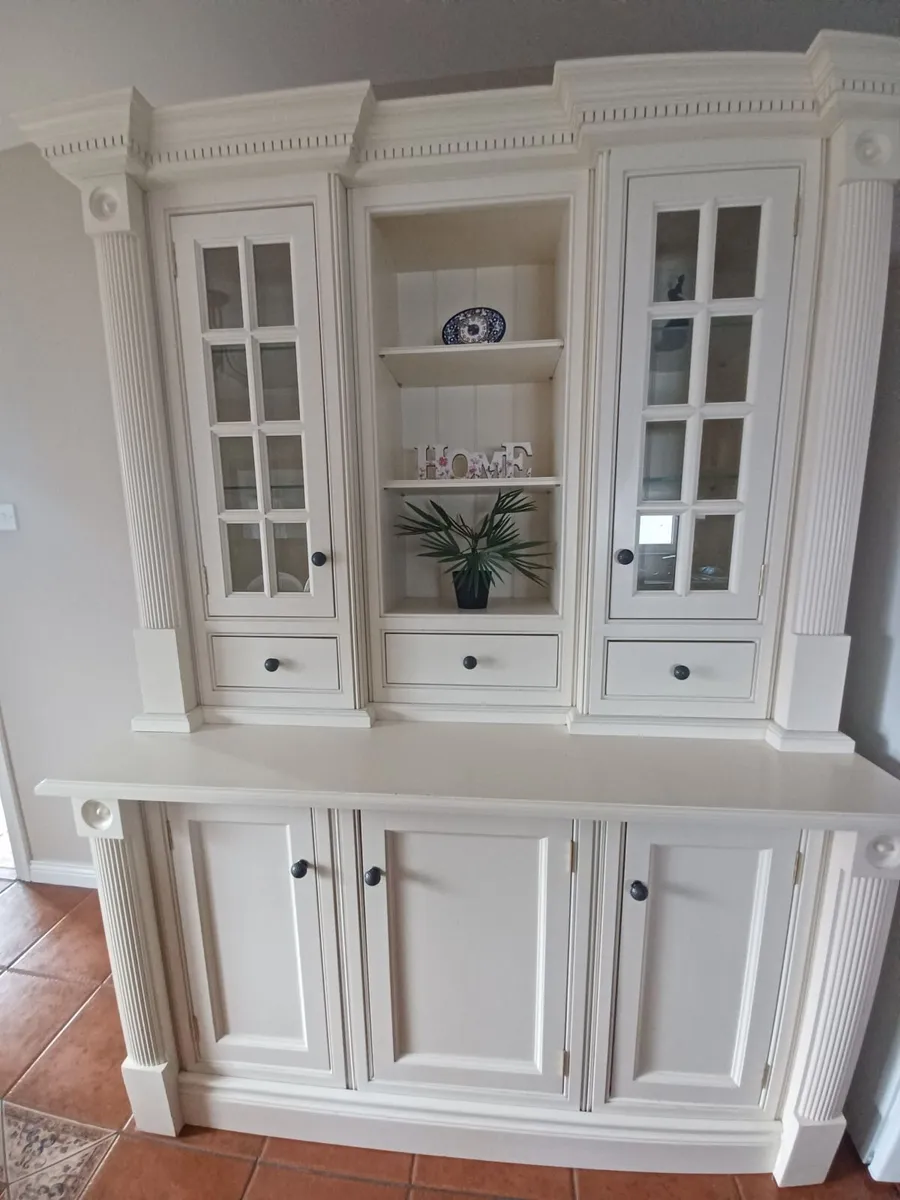 Dresser - Image 1