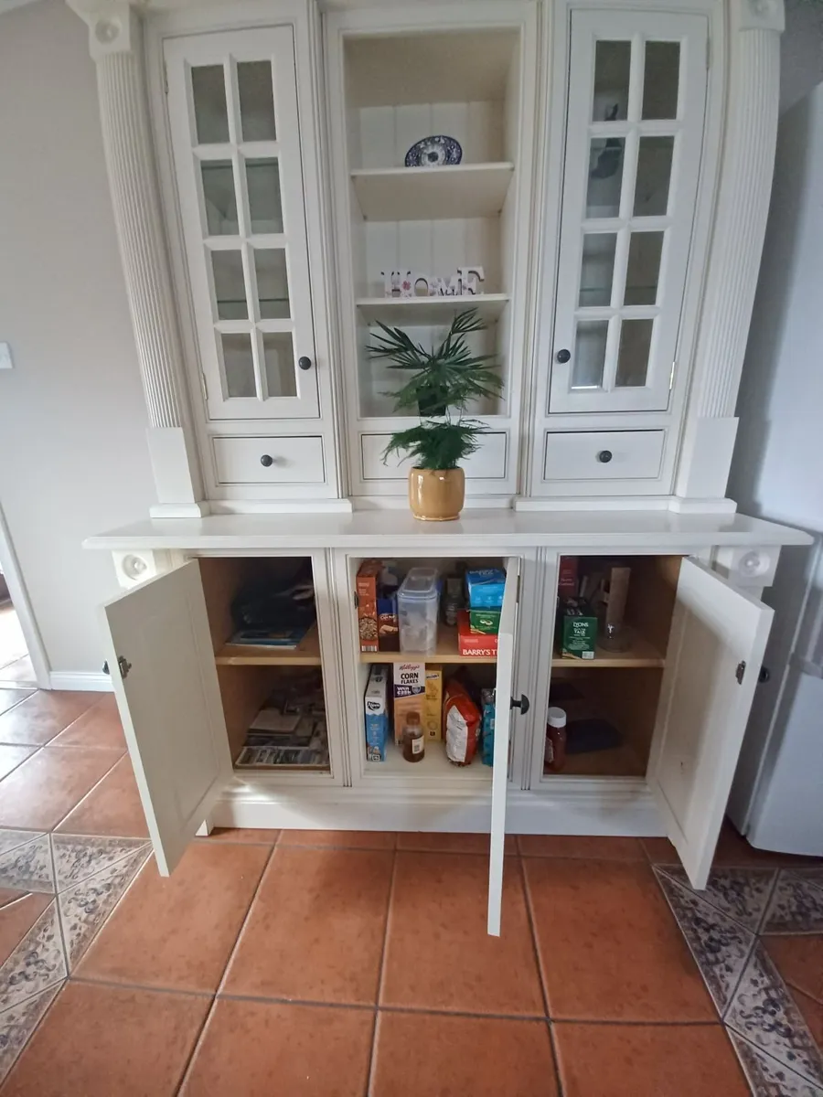 Dresser - Image 3