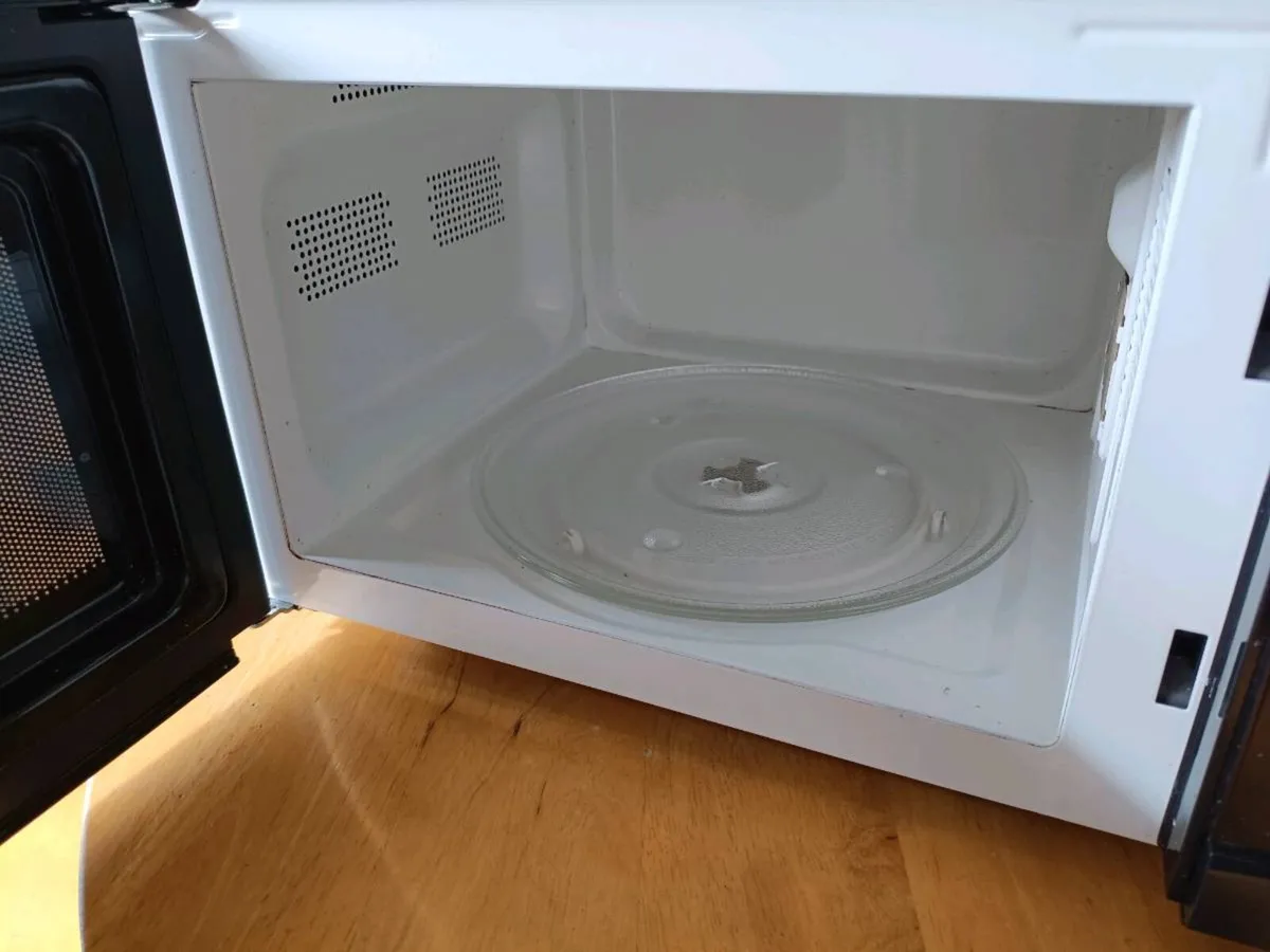 Dimplex microwave - Image 2