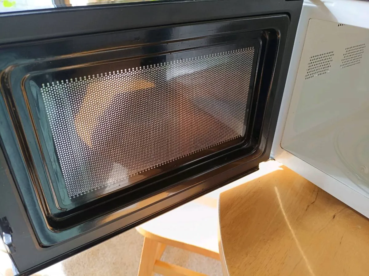 Dimplex microwave - Image 3