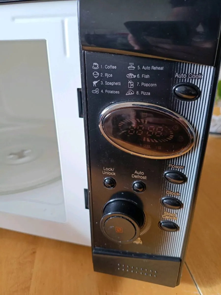 Dimplex microwave - Image 4