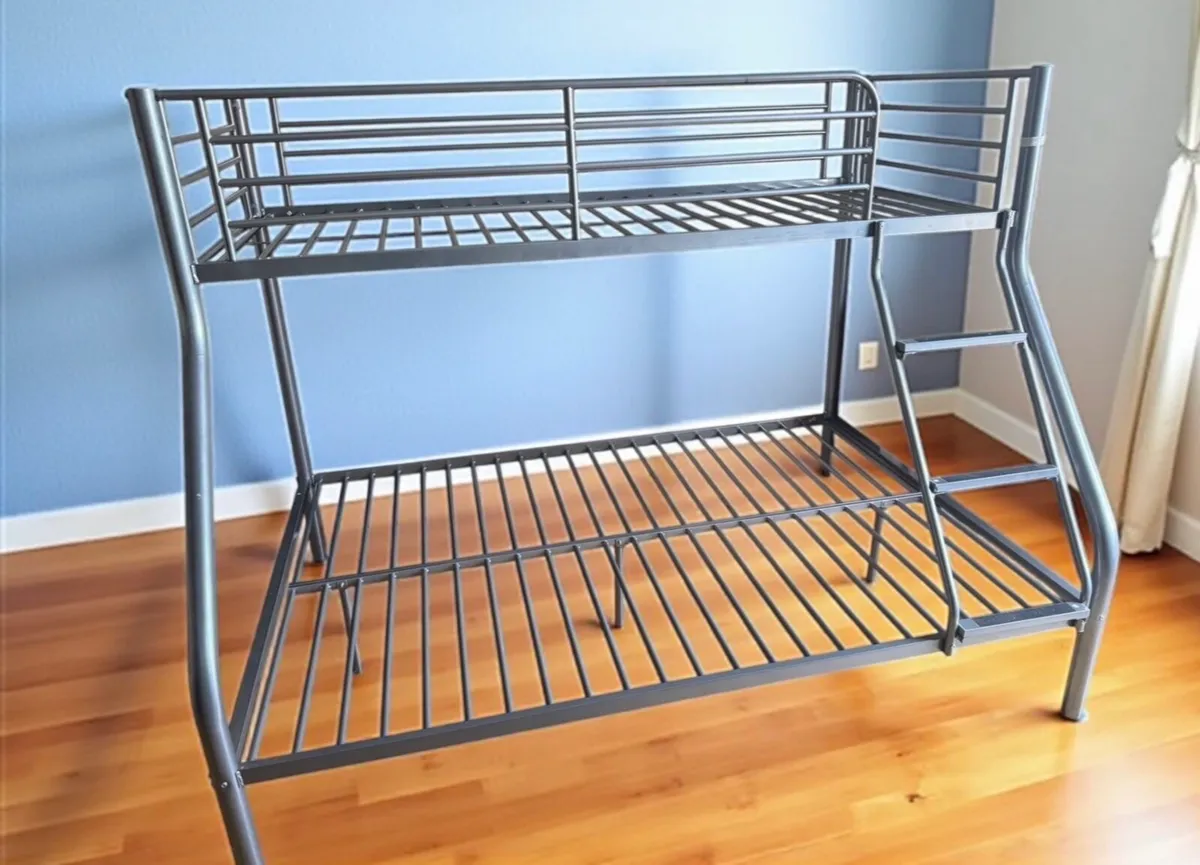 Bunk beds - Image 1
