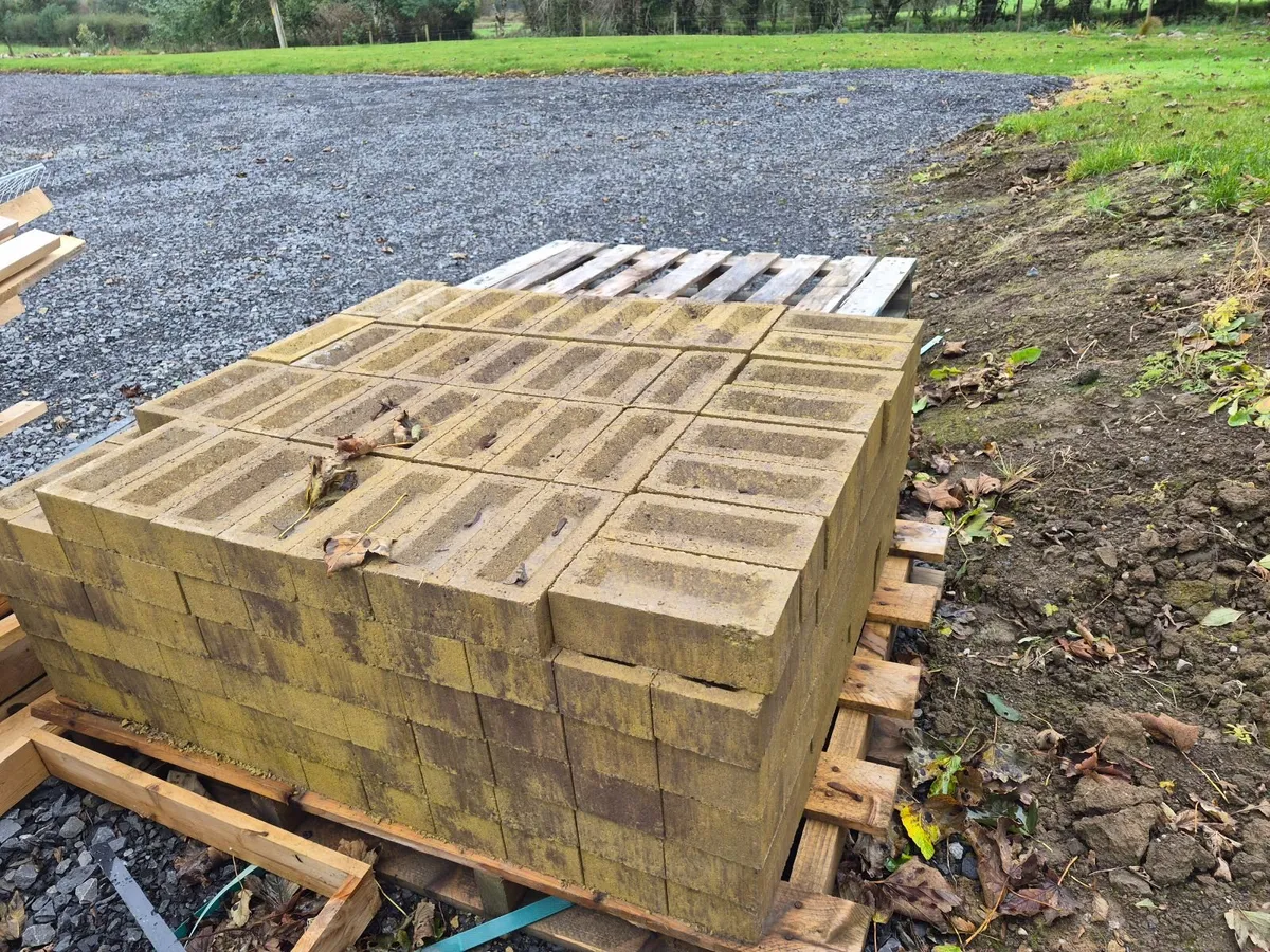 Tobermore Smooth-Facing Multi-Buff Bricks - Image 2