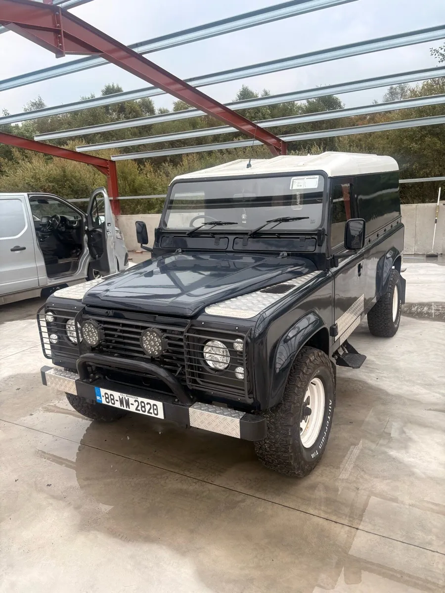 Land Rover defender - Image 2