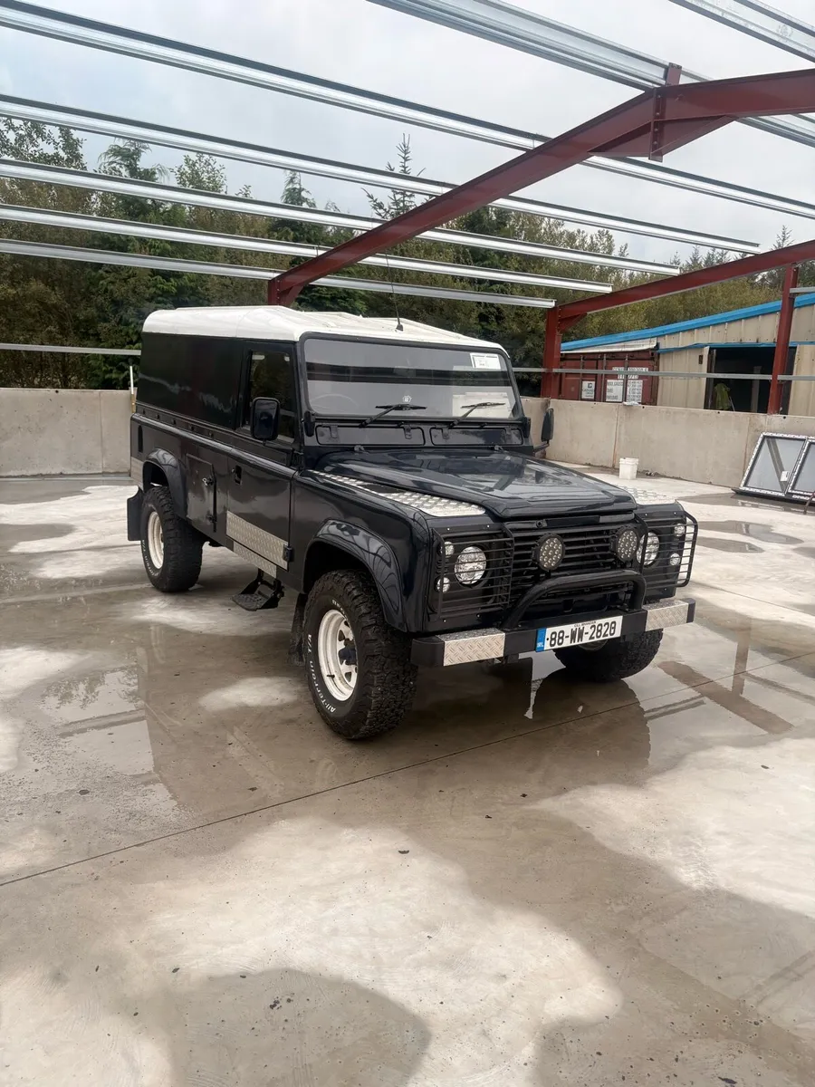 Land Rover defender - Image 3