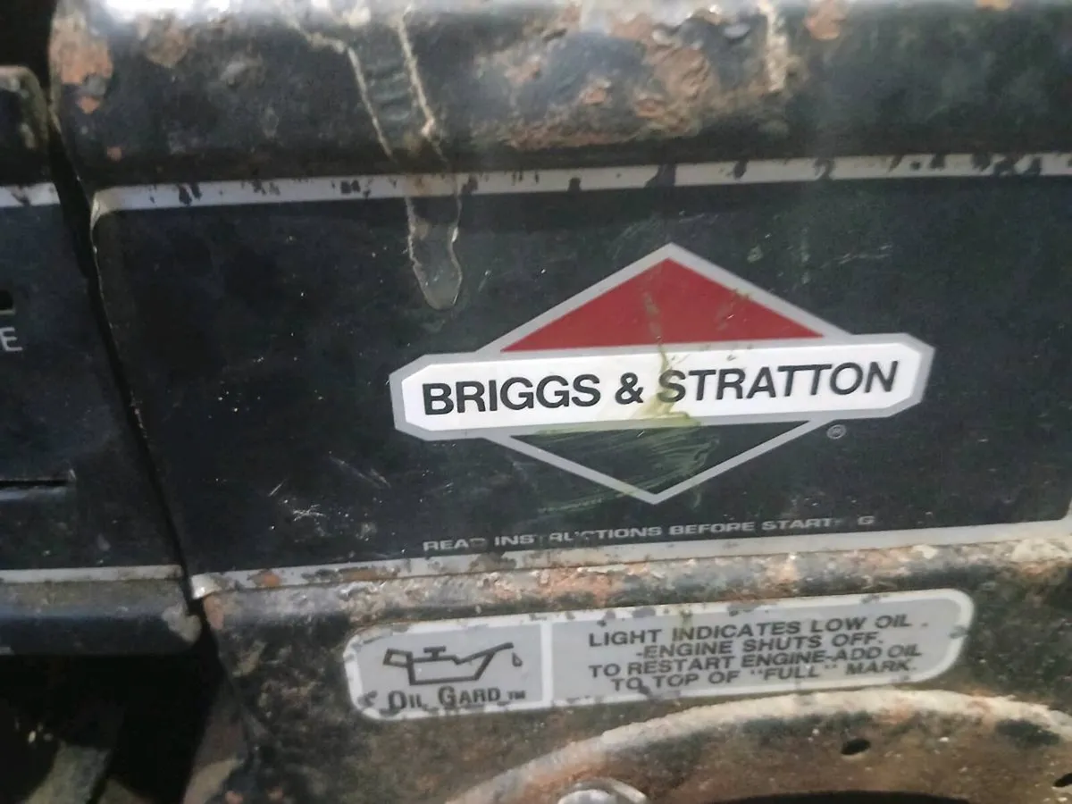 2.5 KVA BRIGGS AND STRATTON GENERATOR - Image 3