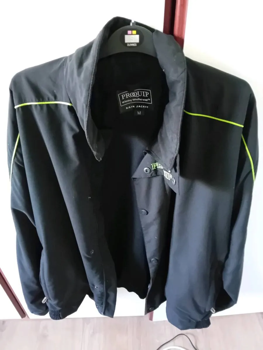 Gore tex Jackets and pants. - Image 1