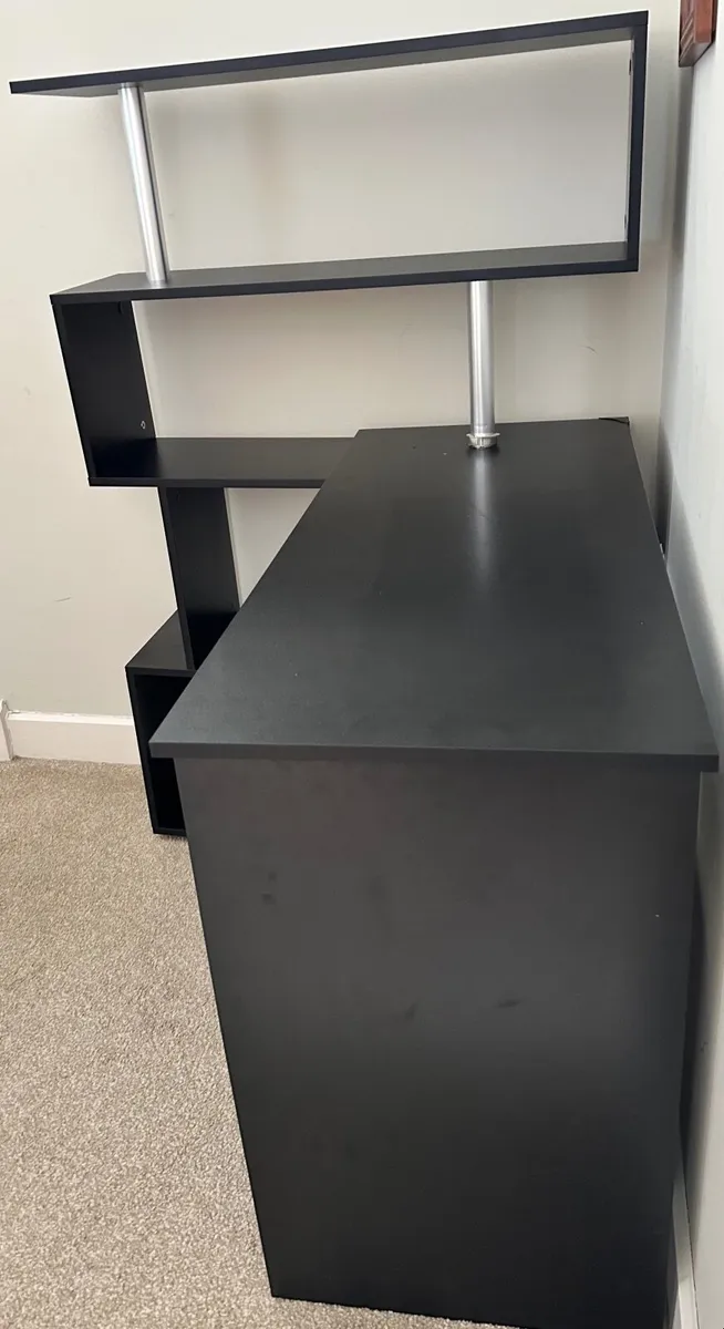 Study table - Image 1
