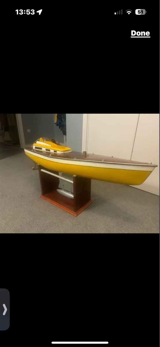 Model yacht - Image 1