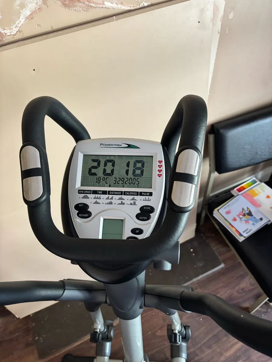 Cross trainer - Image 2