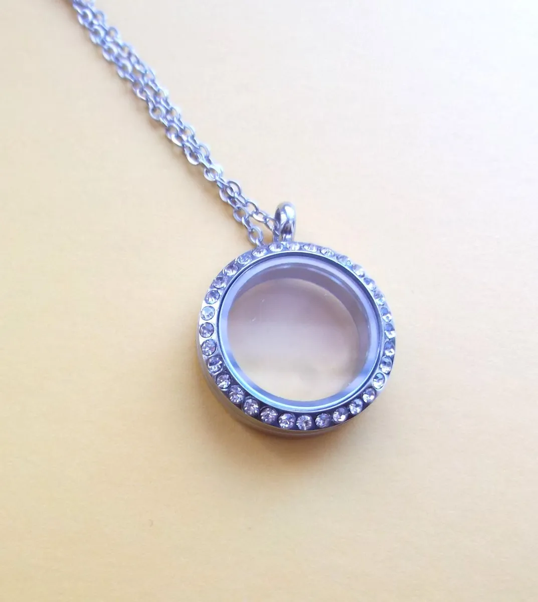 Irish 1942 Three Pence Coin Pendant Necklace - Image 1